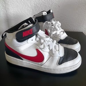 Youth Nike Court Borough Mids